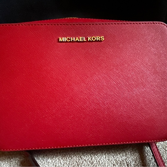 Red Michael Kors Jet Set crossbody - Picture 6 of 6
